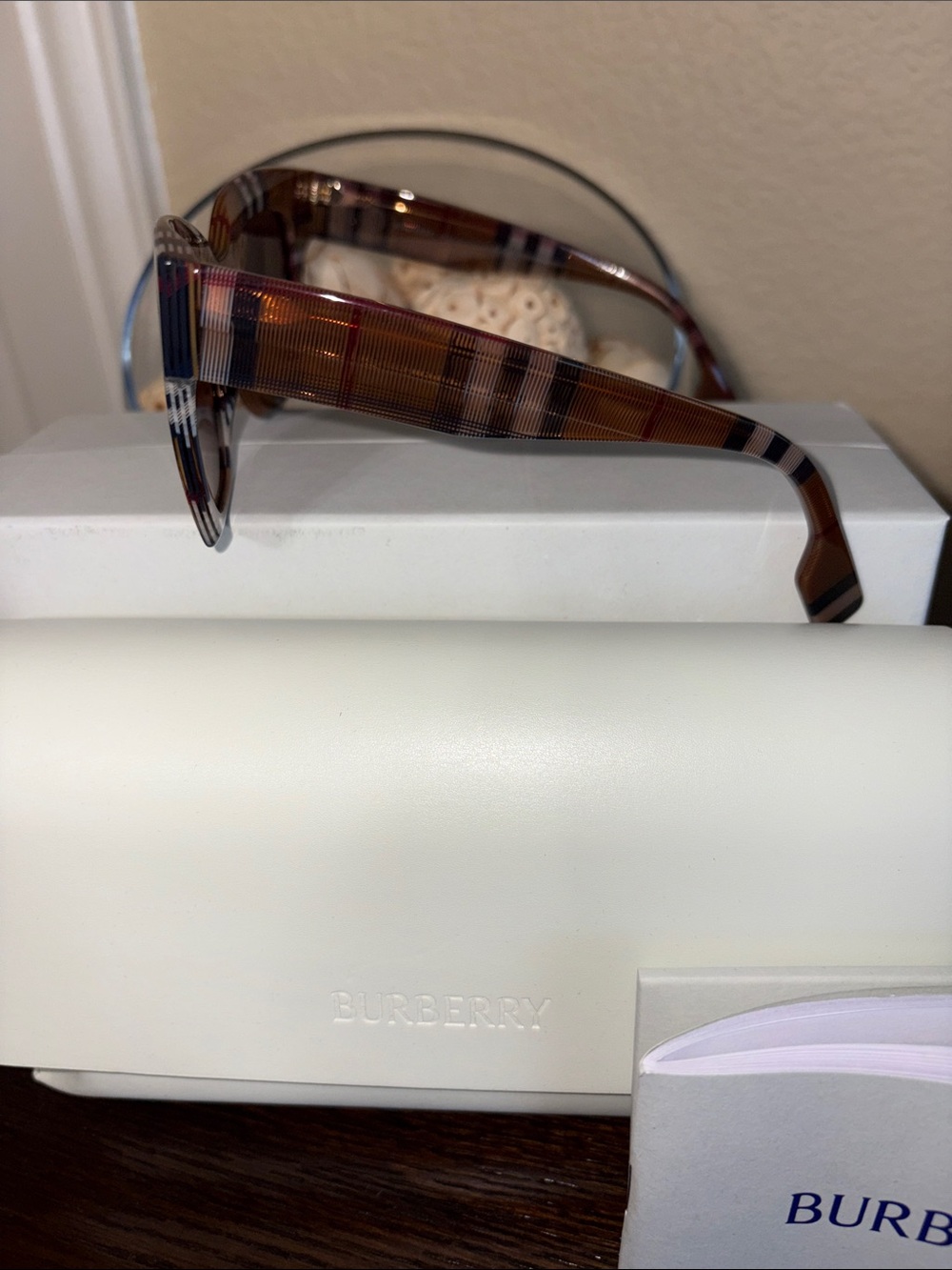 Burberry Brown Tortoiseshell Cat-Eye Sunglasses with Brown Lenses - Picture 4 of 6
